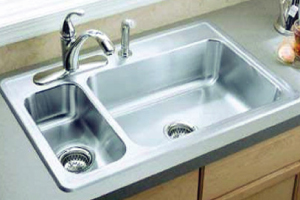 Complete Your Kitchen Remodel Project With the Right Counters and Sink